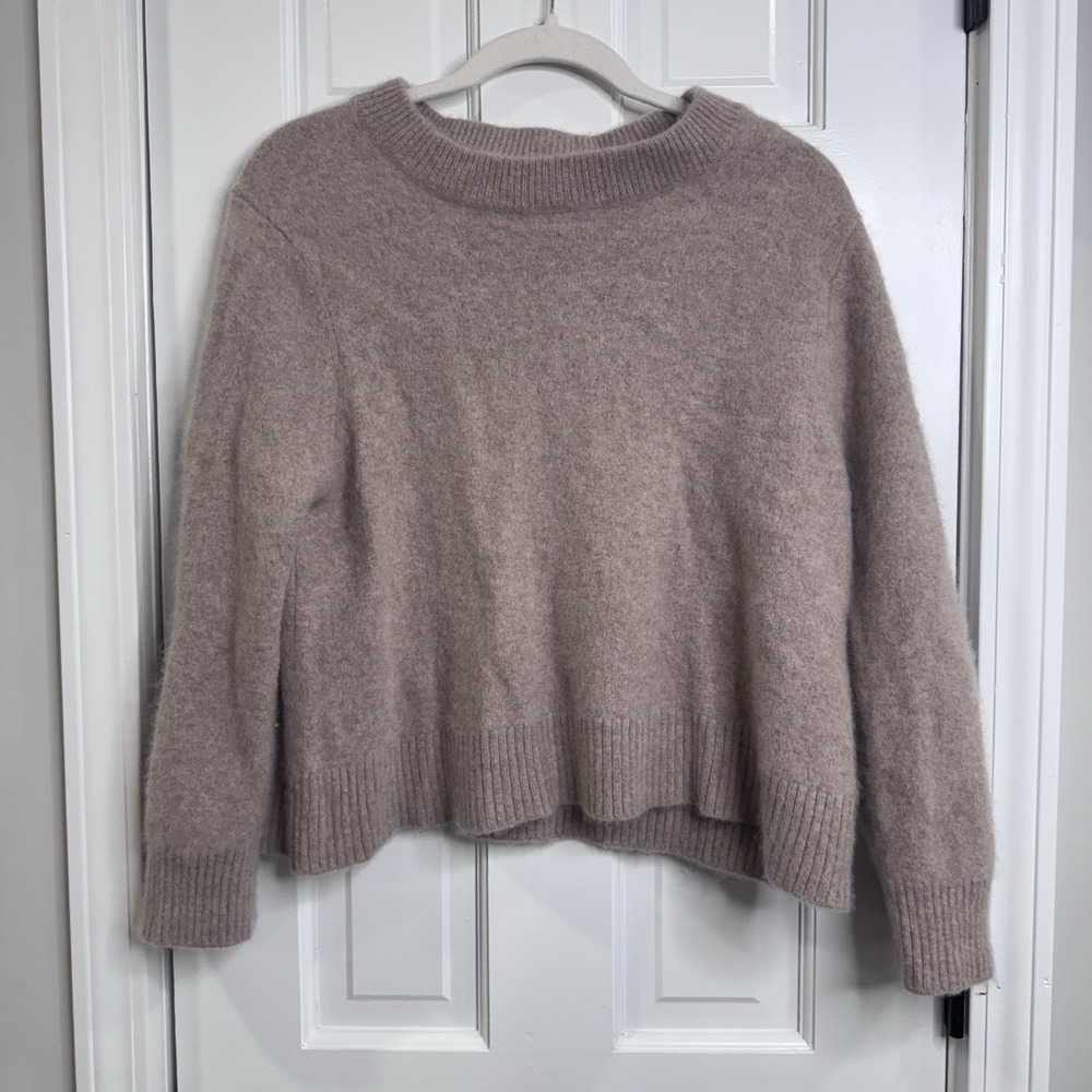 Quince 100% Cashmere Beige Crew Neck Sweater Size M